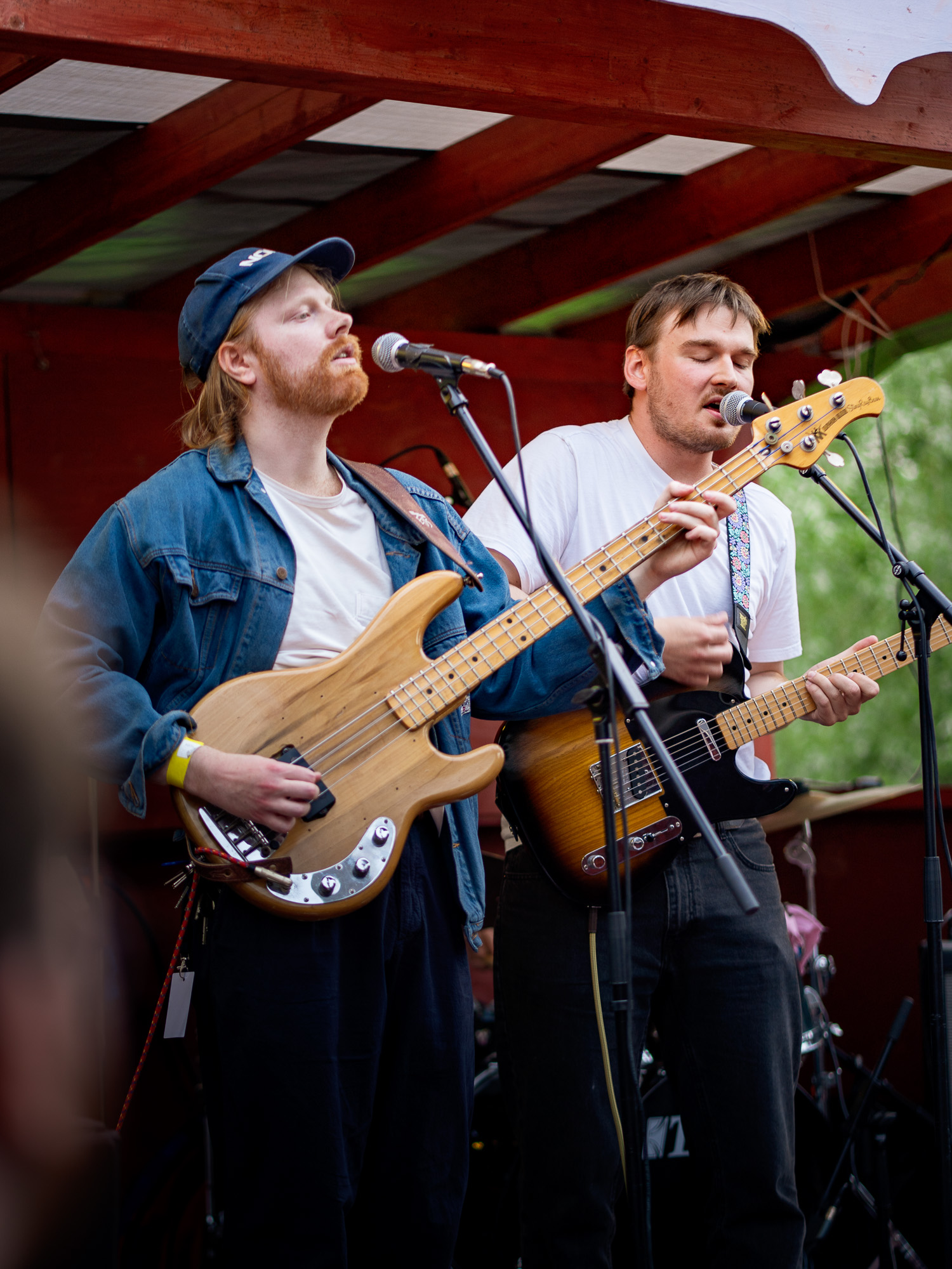 Miika Leivo keikalla ö fest. Kuvaaja Maija Kettunen.